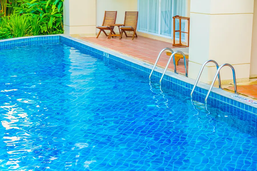 Why Do People Use Blue Tiles for Swimming Pools?